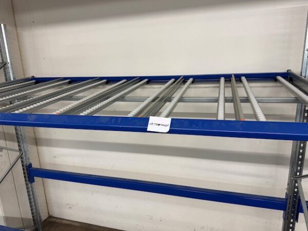 3 Felder Palettenregal mit 4 Ebenen Durchlaufregale für Kisten / Kartons, Bereitstellregal / Röllchenregal, Bito – Bild 6