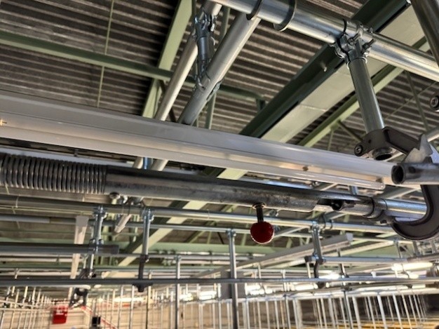 Statisches Hängetextillager, Rundrohrhängebahn, Meiko, ca. 5.000m statische Lagerschienen, ca. 3.600m Trolleysschienen, ca. 1.200 Trolleys, 3 Etagen, inkl. 2.852 m2 Lagerbühne in der Grundfläche, Gesamtfläche ca. 8.556m2 - lagertechnik Statisches Hängetextillager, Rundrohrhängebahn, Meiko, ca. 5.000m statische Lagerschienen, ca. 3.600m Trolleysschienen, ca. 1.200 Trolleys, 3 Etagen, inkl. 2.852 m2 Lagerbühne in der Grundfläche, Gesamtfläche ca. 8.556m2 - – Bild 7