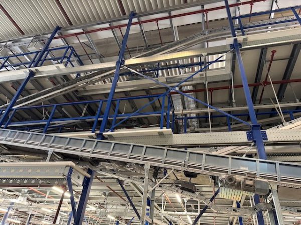 1, 2 oder 3 geschossige Systembau-Lagerbühne / Mezzanine, Profielnorm, Grundfläche Hauptbühne ca. 33 x 79m, bzw. 3.221 m2, 250kg/m2  – Bild 8