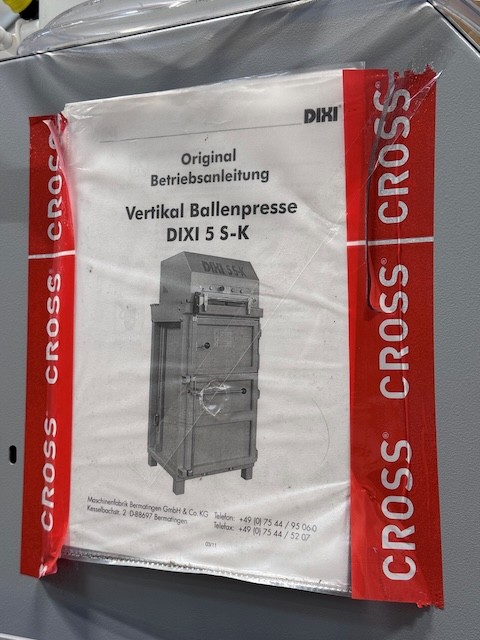 Ballenpressen, Dixi, Hydraulische Vertikal-Ballenpresse lagertechnik Ballenpressen, Dixi, Hydraulische Vertikal-Ballenpresse – Bild 7