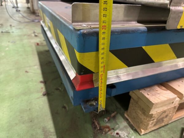 Hubtisch mit Rampe, Plattform 1,50m x 0,77m, 500kg – Bild 8