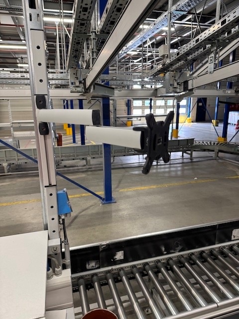 22 Stück 2er Einheit Kommissioniertische / Arbeitstische, mit „Rutsche“ höhenverstellbar lagertechnik 22 Stück 2er Einheit Kommissioniertische / Arbeitstische, mit „Rutsche“ höhenverstellbar – Bild 8