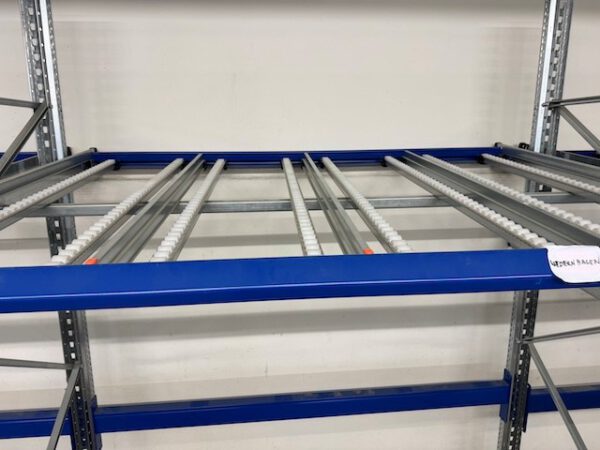 3 Felder Palettenregal mit 4 Ebenen Durchlaufregale für Kisten / Kartons, Bereitstellregal / Röllchenregal, Bito – Bild 9