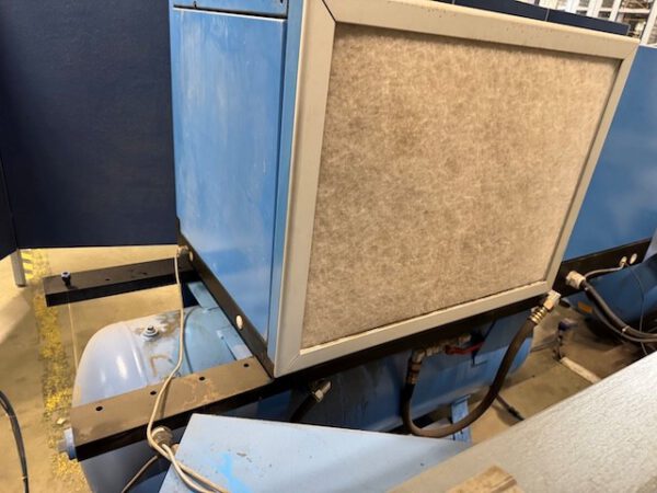 2x Kompressoranlagen 10bar, Boge, Schraubenkompressor, inkl. Drucklufttrockner, Druckluftbehälter mit Schalldämmhaube – Bild 9