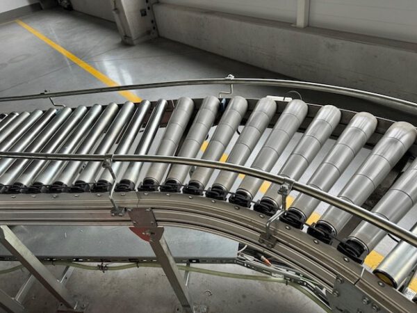 24m angetriebene Rollenbahn inkl. 45 Grad Kurve – Bild 6