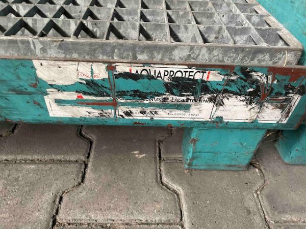 Auffangwanne / Gefahrstoffwannen mit Gitterrosten, mit hoher Umrandung, ideal zum Einstellen in Palettenregalen – Bild 7