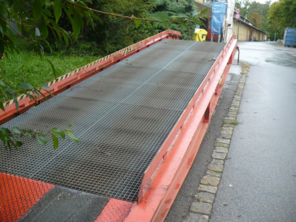 Mobile Mittelachsrampe, Butt, 11,80m lang, 9 To. – Bild 2