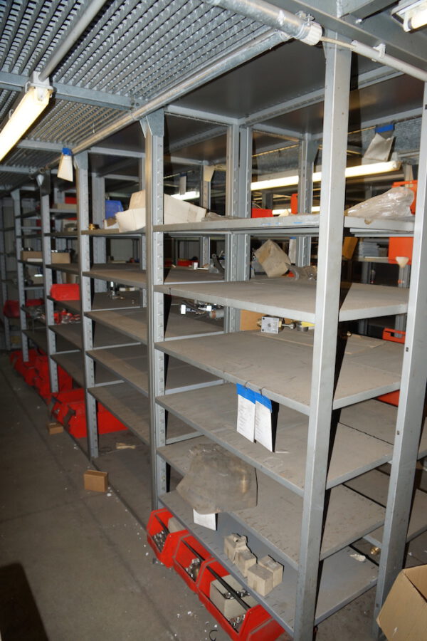 3-Stöckige SSI Schäfer Fachbodenanlage ca. 13,50 x 11m, ca. 216 Felder, Böden 1 x 0,5m, 200kg / Boden – gebraucht - : – Bild 6