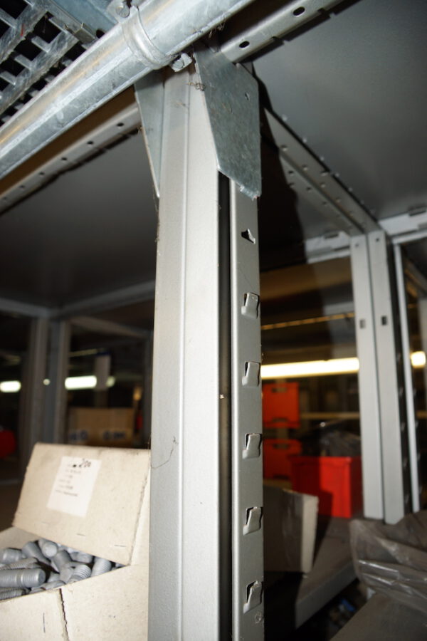 3-Stöckige SSI Schäfer Fachbodenanlage ca. 13,50 x 11m, ca. 216 Felder, Böden 1 x 0,5m, 200kg / Boden – gebraucht - : – Bild 7