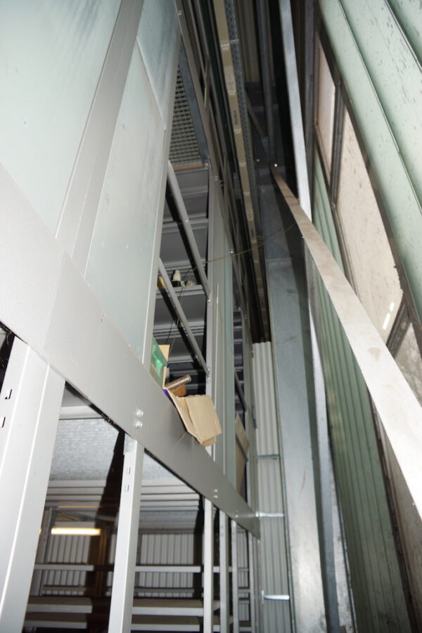 3-Stöckige SSI Schäfer Fachbodenanlage ca. 13,50 x 11m, ca. 216 Felder, Böden 1 x 0,5m, 200kg / Boden – gebraucht - : lagertechnik