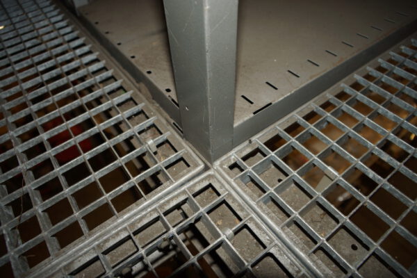 3-Stöckige SSI Schäfer Fachbodenanlage ca. 13,50 x 11m, ca. 216 Felder, Böden 1 x 0,5m, 200kg / Boden – gebraucht - : – Bild 33