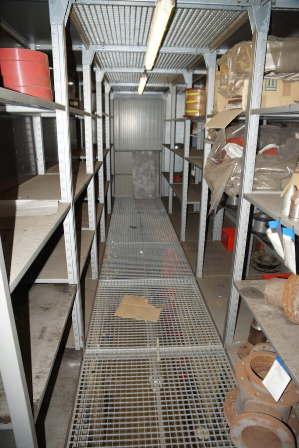 3-Stöckige SSI Schäfer Fachbodenanlage ca. 13,50 x 11m, ca. 216 Felder, Böden 1 x 0,5m, 200kg / Boden – gebraucht - : – Bild 39