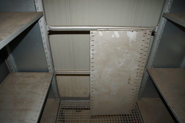 3-Stöckige SSI Schäfer Fachbodenanlage ca. 13,50 x 11m, ca. 216 Felder, Böden 1 x 0,5m, 200kg / Boden – gebraucht - : – Bild 40