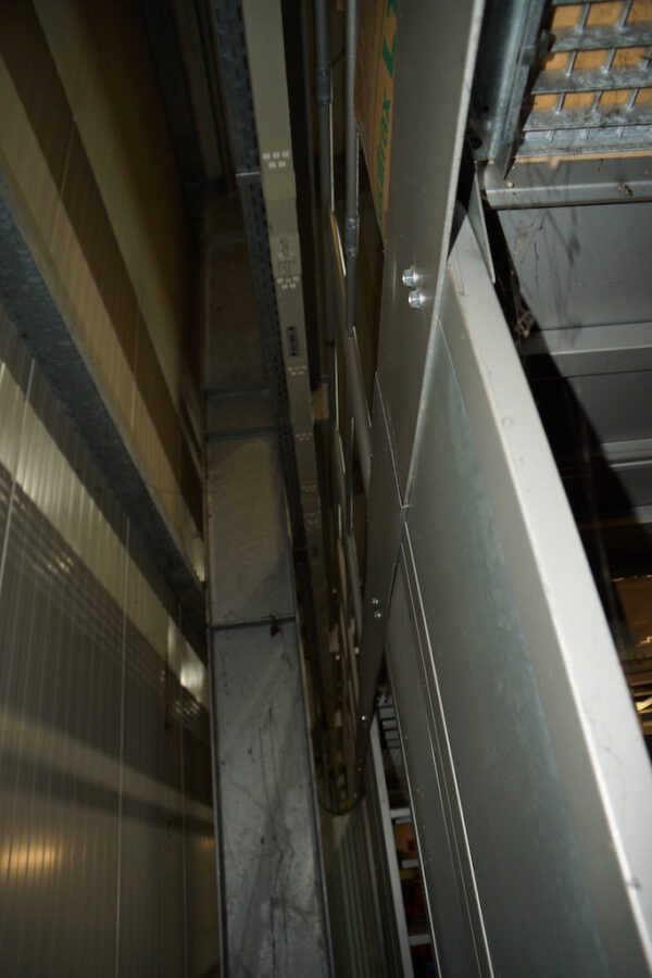 3-Stöckige SSI Schäfer Fachbodenanlage ca. 13,50 x 11m, ca. 216 Felder, Böden 1 x 0,5m, 200kg / Boden – gebraucht - : – Bild 42