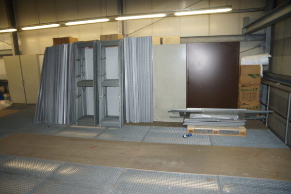 3-Stöckige SSI Schäfer Fachbodenanlage ca. 13,50 x 11m, ca. 216 Felder, Böden 1 x 0,5m, 200kg / Boden – gebraucht - : – Bild 47