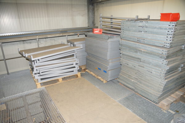 3-Stöckige SSI Schäfer Fachbodenanlage ca. 13,50 x 11m, ca. 216 Felder, Böden 1 x 0,5m, 200kg / Boden – gebraucht - : – Bild 49