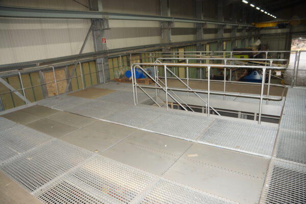 3-Stöckige SSI Schäfer Fachbodenanlage ca. 13,50 x 11m, ca. 216 Felder, Böden 1 x 0,5m, 200kg / Boden – gebraucht - : lagertechnik