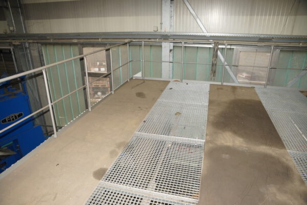 3-Stöckige SSI Schäfer Fachbodenanlage ca. 13,50 x 11m, ca. 216 Felder, Böden 1 x 0,5m, 200kg / Boden – gebraucht - : – Bild 53