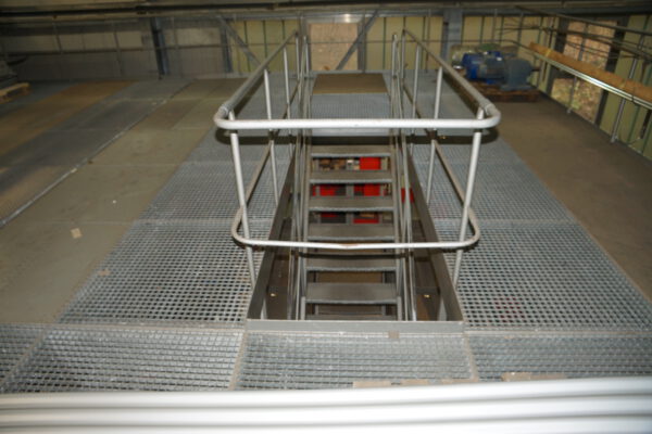 3-Stöckige SSI Schäfer Fachbodenanlage ca. 13,50 x 11m, ca. 216 Felder, Böden 1 x 0,5m, 200kg / Boden – gebraucht - : – Bild 56