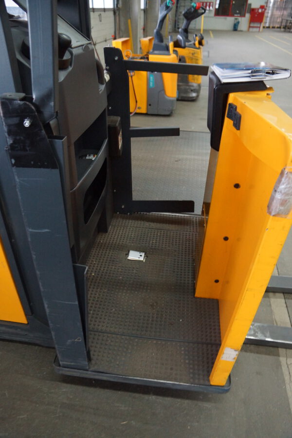 Nr.1, Vertikal-Kommissionierer 1to, EKS 110 Z 190 E, Baujahr: 2010, 5.084 Stunden – Bild 5
