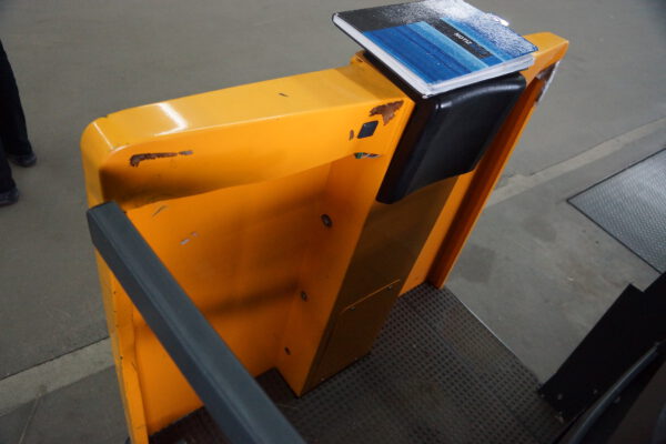 Nr.1, Vertikal-Kommissionierer 1to, EKS 110 Z 190 E, Baujahr: 2010, 5.084 Stunden – Bild 9