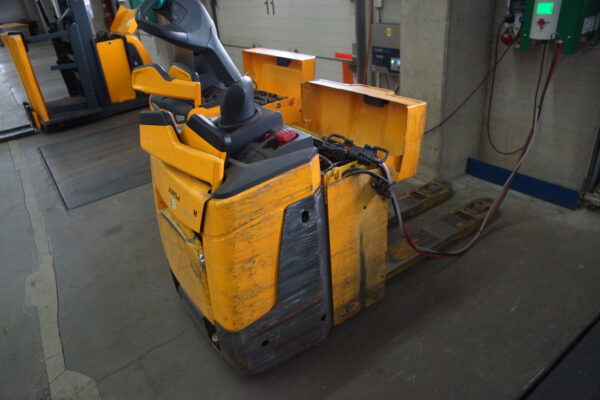 Nr.3, ELEKTRO NIEDERHUBWAGEN 2,5t, ERE 225, Baujahr: 2009, 13.003 Stunden – Bild 2