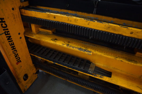 Nr.9, Hochregalstapler Kommisionierstapler, ETX-K150, Baujahr: 2002, 13421 Stunden – Bild 6