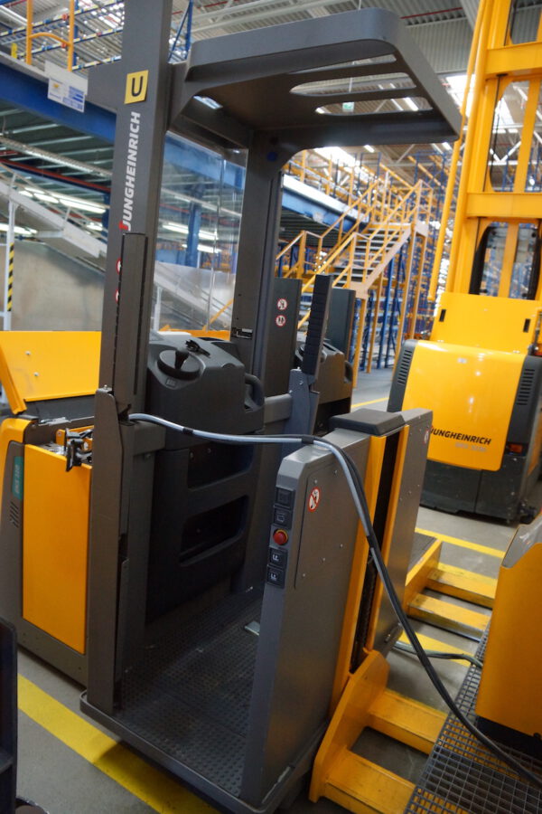 Nr.12, VERTIKAL-KOMMISSIONIERER 1to, EKS 110 Z 190 E, Baujahr: 2017, 365 Stunden – Bild 20