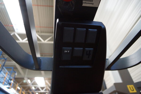 Nr.13, Schubmast­stapler 1,4, ETM/V 214, Baujahr: 2011, 10.924 Stunden – Bild 6