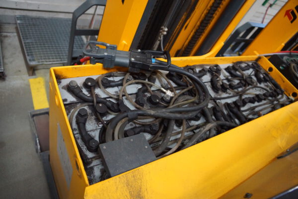 Nr.13, Schubmast­stapler 1,4, ETM/V 214, Baujahr: 2011, 10.924 Stunden – Bild 7