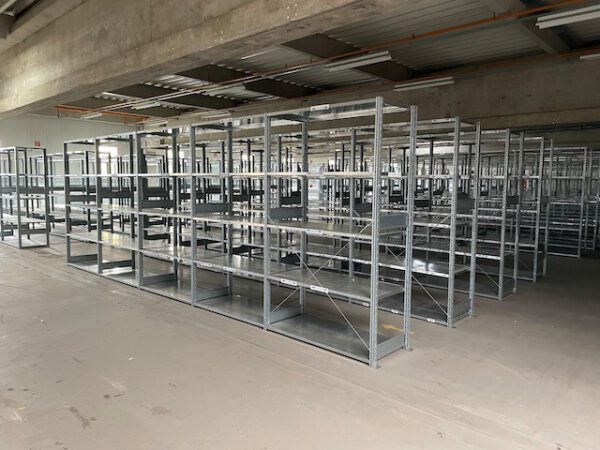 3 - 400 Felder Fachbodenregale, SSI Schäfer R3000, 1,30m x 0,60m, Rahmenhöhe ca. 2,49m