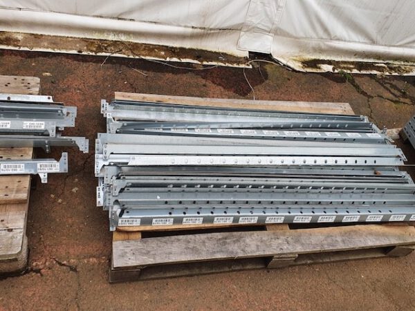 230 Fachböden und Aussteifungstraversen lagertechnik