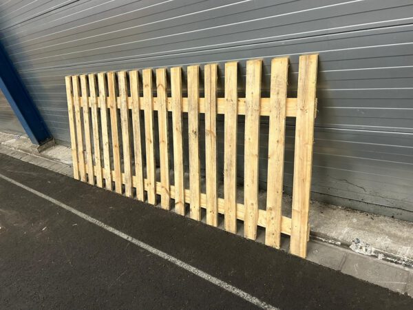 1.170 Stück Fichtenholz-Einlegeböden, passend für 900 mm tiefe Regalsysteme – Bild 2