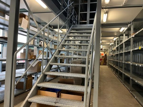 2 geschossige Fachbodenregalanlage, SSI Schäfer, ca 116 Felder lagertechnik