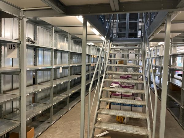 2 geschossige Fachbodenregalanlage, SSI Schäfer, ca 116 Felder lagertechnik