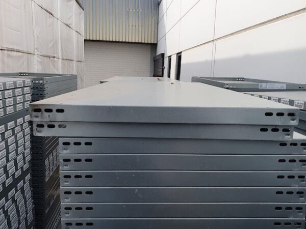 230 Fachböden und Aussteifungstraversen lagertechnik