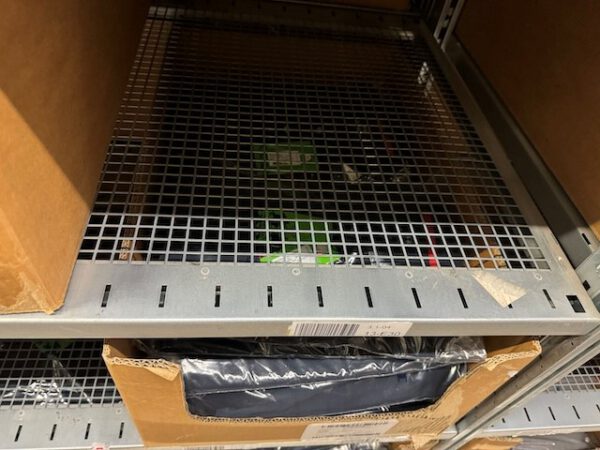 3 geschossige Fachbodenregalanlage, SSI Schäfer, R3000, ca. 2.480 Felder, ca. 8m hoch, 60kg pro Fachboden, mit speziellen „Feuerschutz- Fachböden“, Fachböden 1,30m x 0,60m – Bild 7