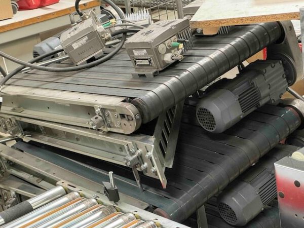 Fördertechnikanlage ca. 1.500m Länge, TGW, bestehend aus Rollenbahnen, Gurtförderern, Steigbänder, Umsetzer, Rollenbahnkurven – Bild 14