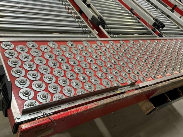Fördertechnikanlage ca. 1.500m Länge, TGW, bestehend aus Rollenbahnen, Gurtförderern, Steigbänder, Umsetzer, Rollenbahnkurven – Bild 24