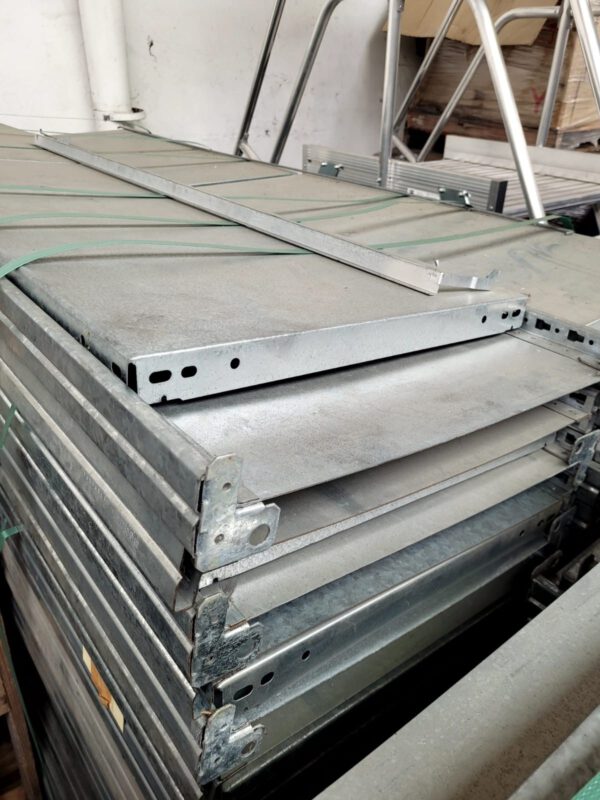100 Felder Fachbodenregale, Dexion, Rahmenhöhe 2,20m, Maße Fachböden 0,46m x 1m - gebraucht - : – Bild 3