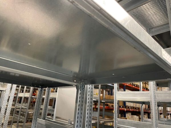  Große Fachbodenregalanlage, 3 Ebenen / Stockwerke, Berger, Böden: 1m x 0,60m, ca. 6.700 Felder, 150kg / Boden, 28.000 Fachböden, ca. 7,50m hoch, ca. 31m x 100m Grundfläche – Bild 12