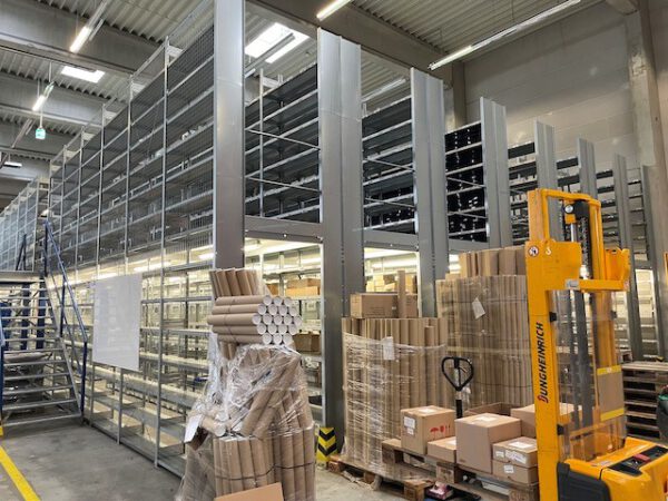 Kleine Fachbodenregalanlage, Bito, 1,30m x 0,30m, ca. 288 Felder, 5m Höhe – Bild 17