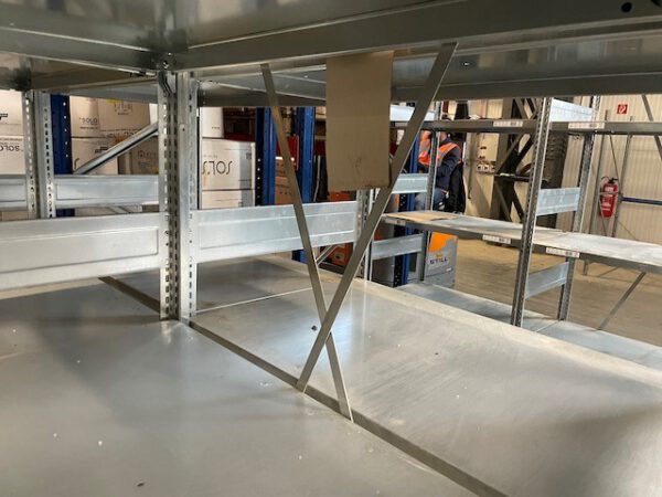  Große Fachbodenregalanlage, 3 Ebenen / Stockwerke, Berger, Böden: 1m x 0,60m, ca. 6.700 Felder, 150kg / Boden, 28.000 Fachböden, ca. 7,50m hoch, ca. 31m x 100m Grundfläche – Bild 18