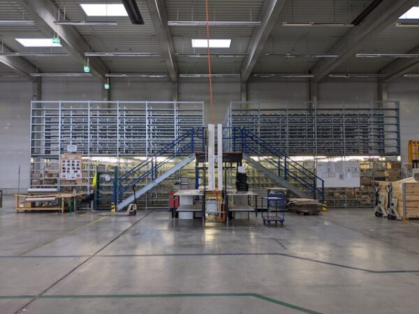 Kleine Fachbodenregalanlage, Bito, 1,30m x 0,30m, ca. 288 Felder, 5m Höhe – Bild 3