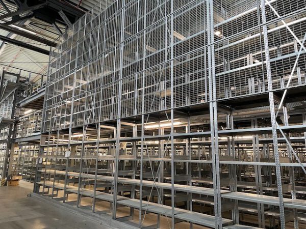  Große Fachbodenregalanlage, 3 Ebenen / Stockwerke, Berger, Böden: 1m x 0,60m, ca. 6.700 Felder, 150kg / Boden, 28.000 Fachböden, ca. 7,50m hoch, ca. 31m x 100m Grundfläche – Bild 4