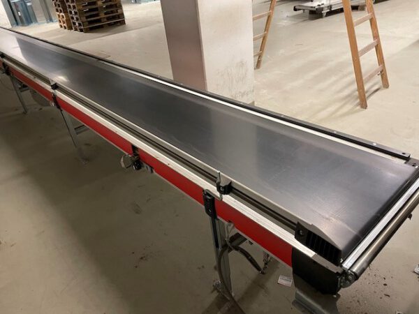 64m angetriebene Gurtförderer (2 Bänder a 32m), 1m breit