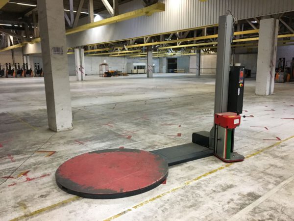 4 Palettenwickler, mit Drehteller, z.T. mit Auffahrrampe - gebraucht - :