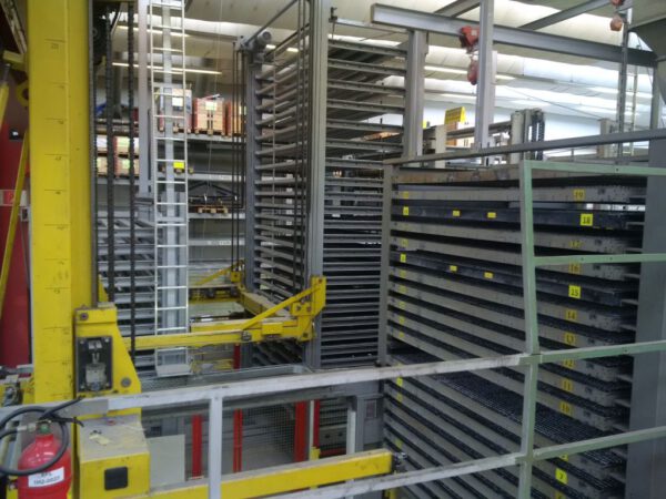 Blechlager Stopa, 86 Fächer (Kassetten) a 3 Tonnen, für Blechformat: 1,5 x3m, plus Palettmaster (2 St.) a 20 Lagerplätze – gebraucht - : lagertechnik