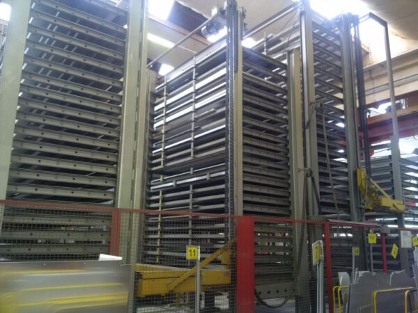 Blechlager Stopa, 86 Fächer (Kassetten) a 3 Tonnen, für Blechformat: 1,5 x3m, plus Palettmaster (2 St.) a 20 Lagerplätze – gebraucht - : lagertechnik