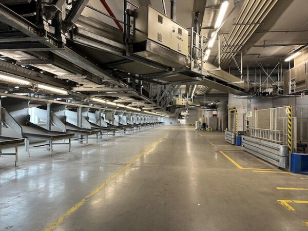 Kippschalensorter, dematic, inkl. Kartonfördertechnik, 78 Sorterendstellen – Bild 23